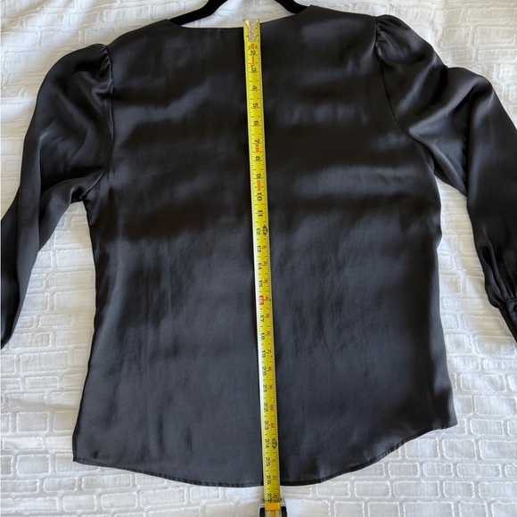 Vince Camuto Blouse, Size Medium - Picture 6 of 6